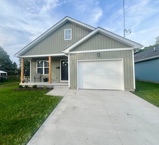 30 Maple St, Jeffersonville, OH 43128