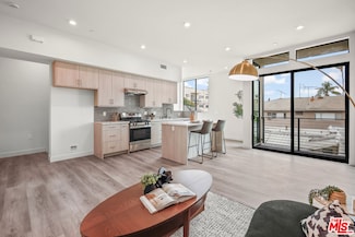 1202 N Orange Grove Ave, West Hollywood, CA 90046