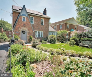 8509 Flower Ave, Takoma Park, MD 20912
