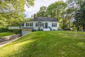 135 Elise Dr, Waterbury, CT 06708