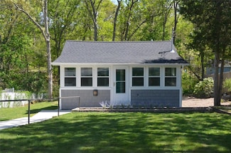 4 Wyandanch Trail, Ridge, NY 11961