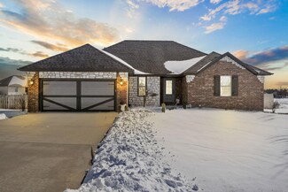 1902 E Latana Dr, Ozark, MO 65721