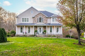 13 Autumn Dr, Westport, MA 02790