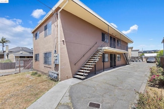 9918 Walnut St, Oakland, CA 94603