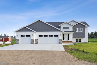 300 Prairie Dr N, Hankinson, ND 58041