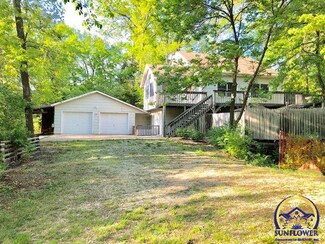 8497 Briarwood Dr, Ozawkie, KS 66070