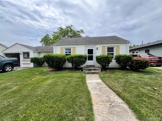 21634 Lange St, Saint Clair Shores, MI 48080