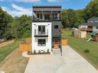 10 Martin Row, Greenville, SC 29601