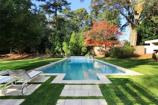 2730 Ridgewood Rd NW, Atlanta, GA 30327
