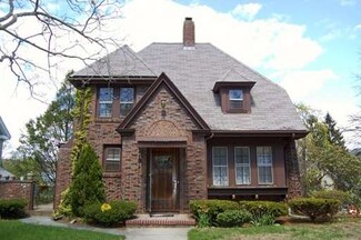 69 Glen St, Melrose, MA 02176