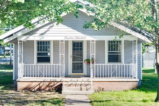 1213 W Wilkinson St, Goshen, IN 46528