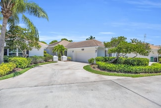 2211 NW Seagrass Dr, Palm City, FL 34990