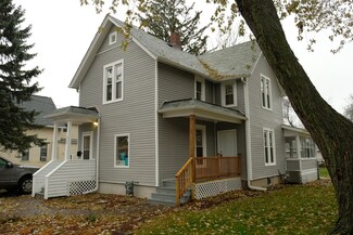 935 Logan Ave, Elgin, IL 60120