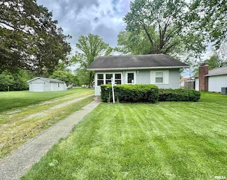 612 W Reed St, Benton, IL 62812