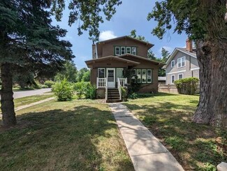 650 45th St, Des Moines, IA 50312