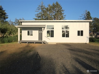 546 Puffin Ave NE, Ocean Shores, WA 98569