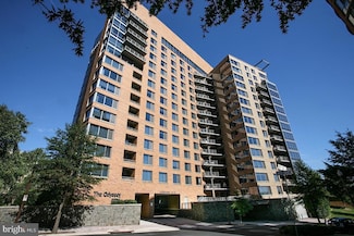 2001 15th St N Unit 216, Arlington, VA 22201