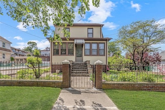 6-10 129th St, Flushing, NY 11356