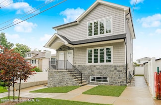 69 Nashville St, Staten Island, NY 10307