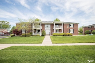 1749 Monticello St, Trenton, MI 48183