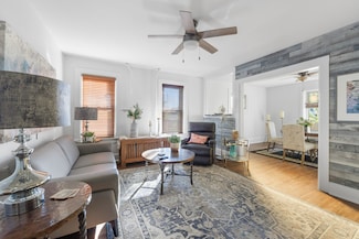 3 E Slade St, Palatine, IL 60067