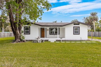 4462 E Riverside Dr, Fort Myers, FL 33905