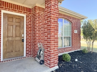 325 Rock Hill Dr, Crowley, TX 76036