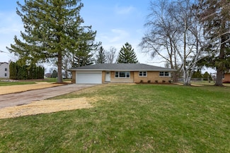 W152N5409 Badger Dr, Menomonee Falls, WI 53051