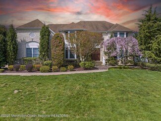 19 Twin Lakes Dr, Colts Neck, NJ 07722