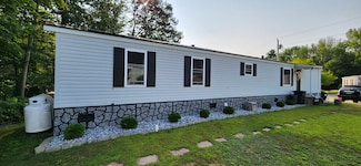 61 Pine Hill Mhp Rd, Berwick, ME 03901