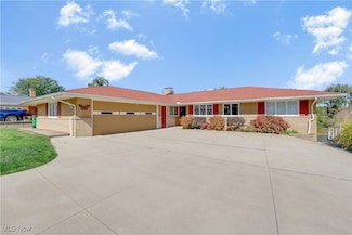 8161 Lake Shore Blvd, Mentor, OH 44060
