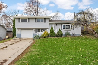 1010 19th St NW, Cedar Rapids, IA 52405