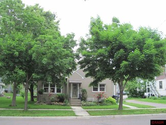 212 E Vine St, Mankato, MN 56001