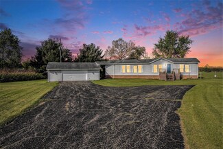 219 West St, Sherwood, MI 49089