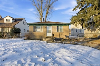 14731 Stephens Dr, Eastpointe, MI 48021