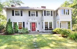 40 Apthorp Rd, Melrose, MA 02176