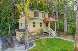 976 Keator Ave, Rosendale, NY 12472