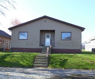 222 Dale St, Oakland City, IN 47660