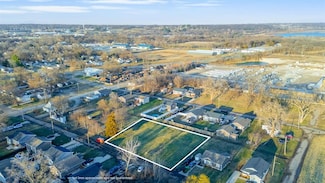 821 SE 27th Ct, Des Moines, IA 50317