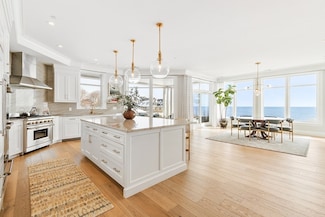 35 Littles Point Rd Unit S101, Swampscott, MA 01907