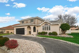 19425 Oakwood Ave, Lynwood, IL 60411