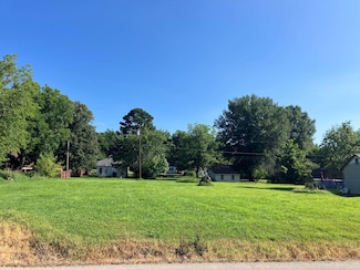 853 W Clay St, Piggott, AR 72454
