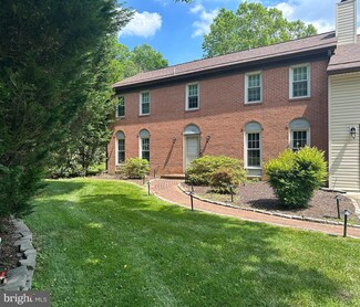 1841 Batten Hollow Rd, Vienna, VA 22182