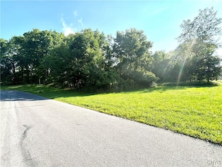 26 Bradley St, Auburn, NY 13021