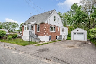 33 Kensington Ave, Methuen, MA 01844
