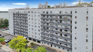 20 Cliff St Unit 8L, Staten Island, NY 10305