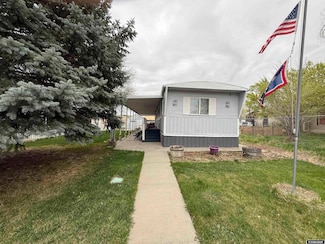 629 Amoretti St, Thermopolis, WY 82443