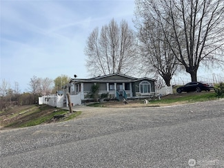510 Olmstead Rd, Grandview, WA 98930