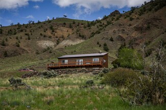 4 Saddle Ridge Rd, Gardiner, MT 59030