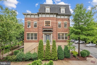 612 Overlook Park Dr Unit 82, Oxon Hill, MD 20745